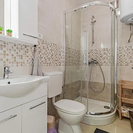 Lovely In With Kitchen Apartman *